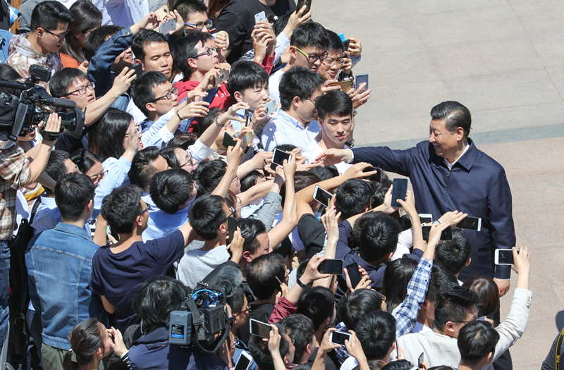 2018年5月2日,习近平总书记来到北京大学考察。